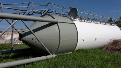 Čistění a nátěry sil na cement a vápenec