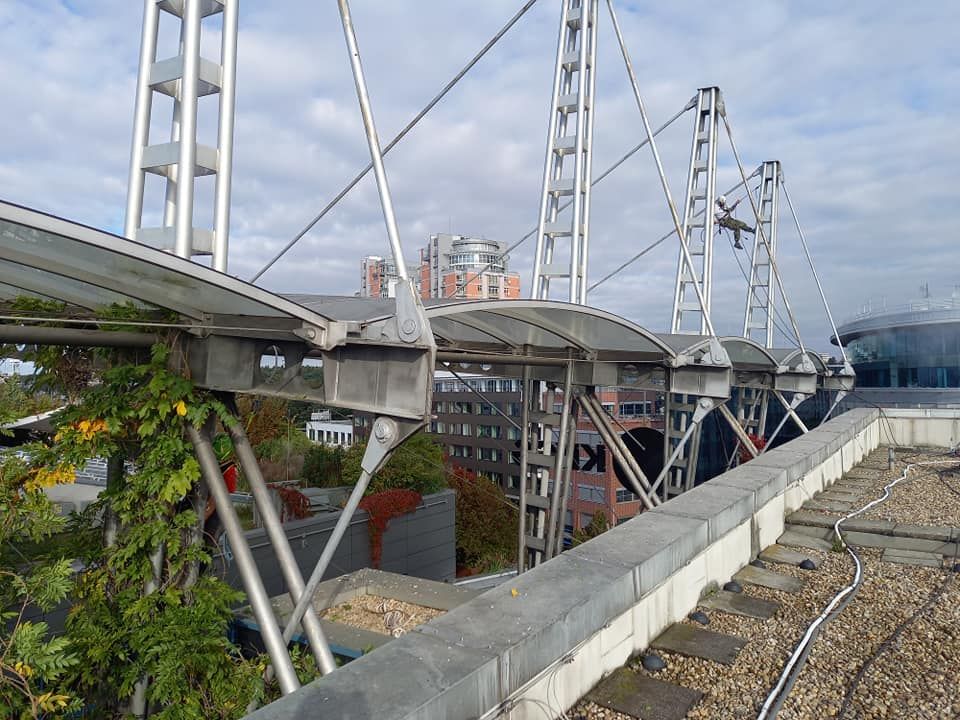 Výškové práce Kulhavý - Nátěr konstrukce v Praze