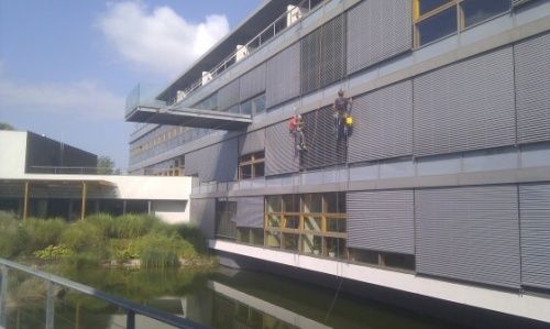 Práce ve výškách oprava venkovních žaluzií